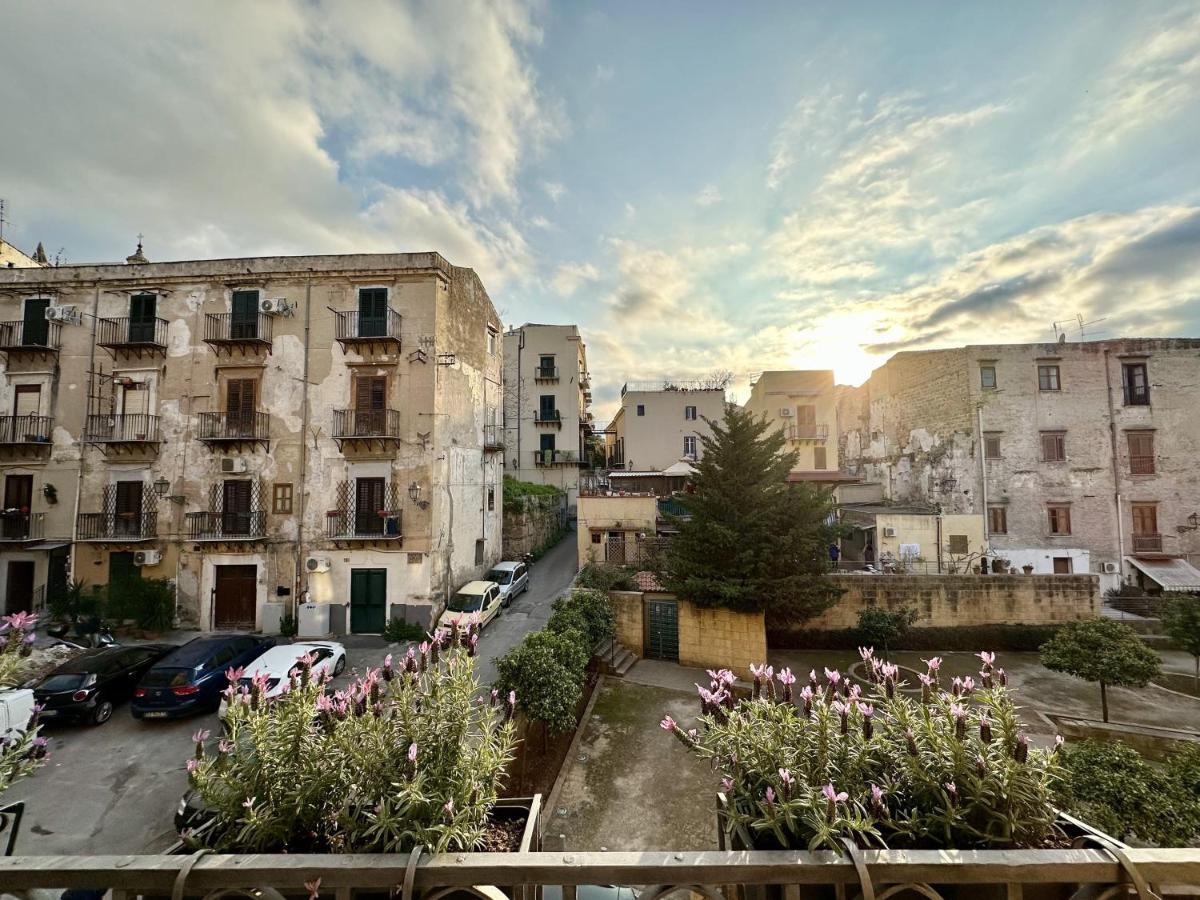 Casa Guilla_Alla Cattedrale Palermo Exteriör bild