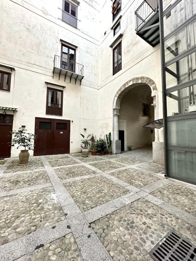 Casa Guilla_Alla Cattedrale Palermo Exteriör bild